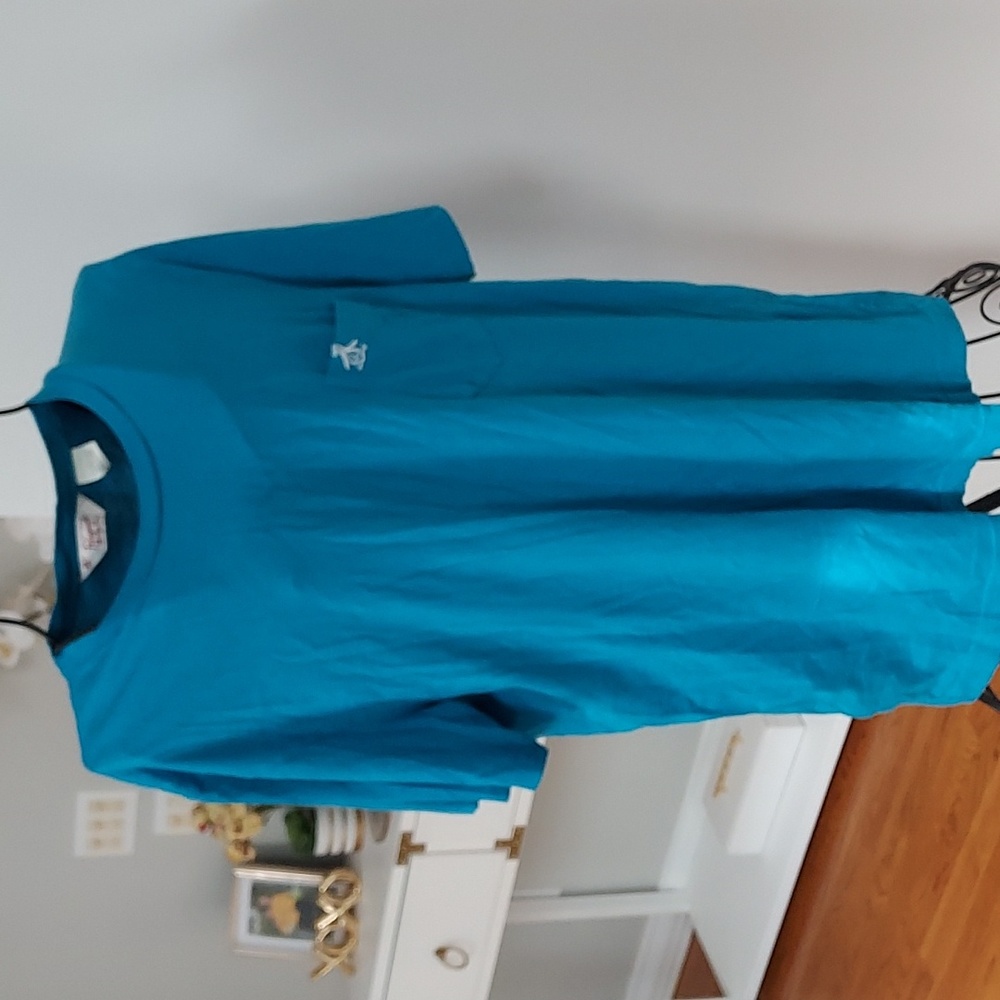 NWOT Men's Tshirt